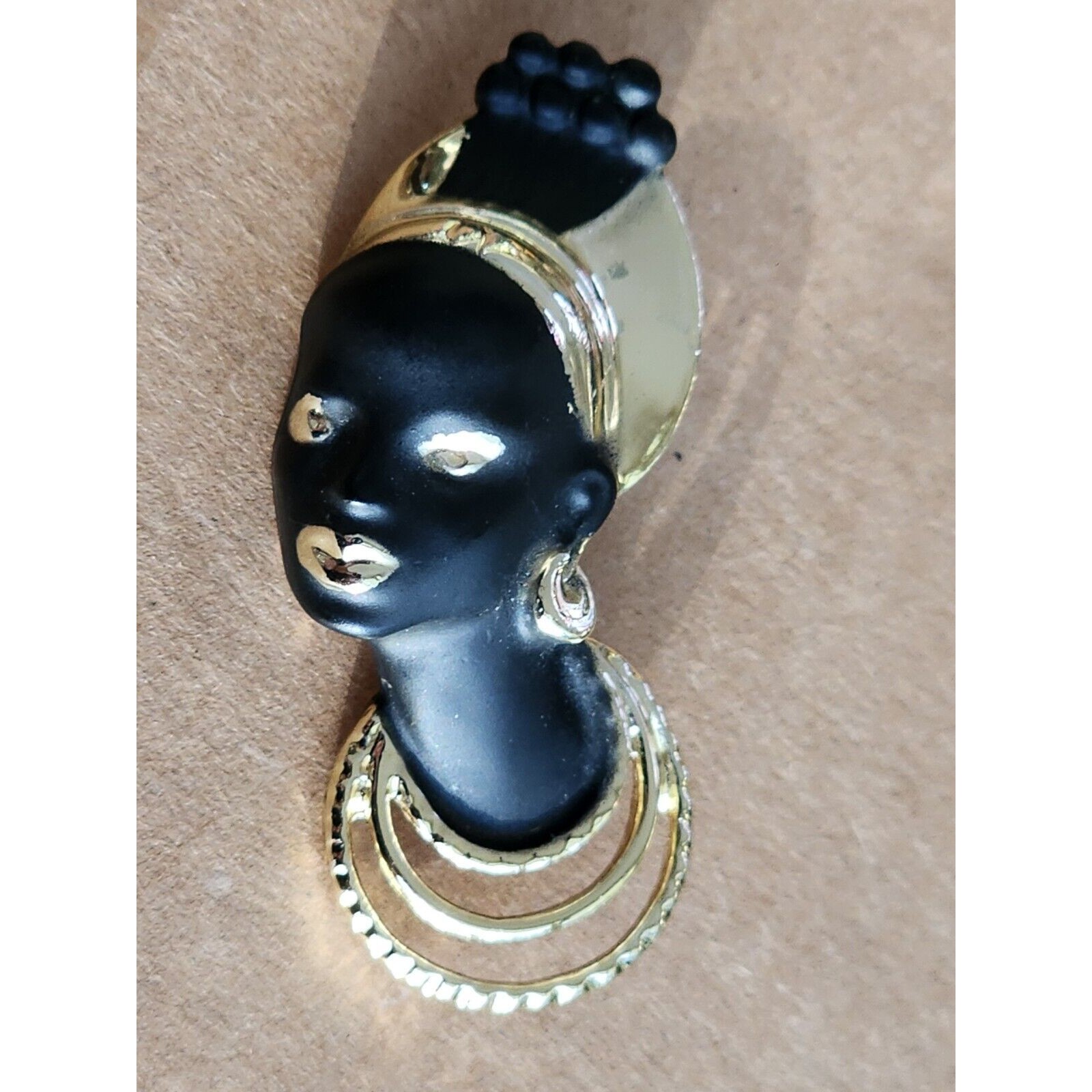 Beautiful Vintage Blackmore Brooch Pin